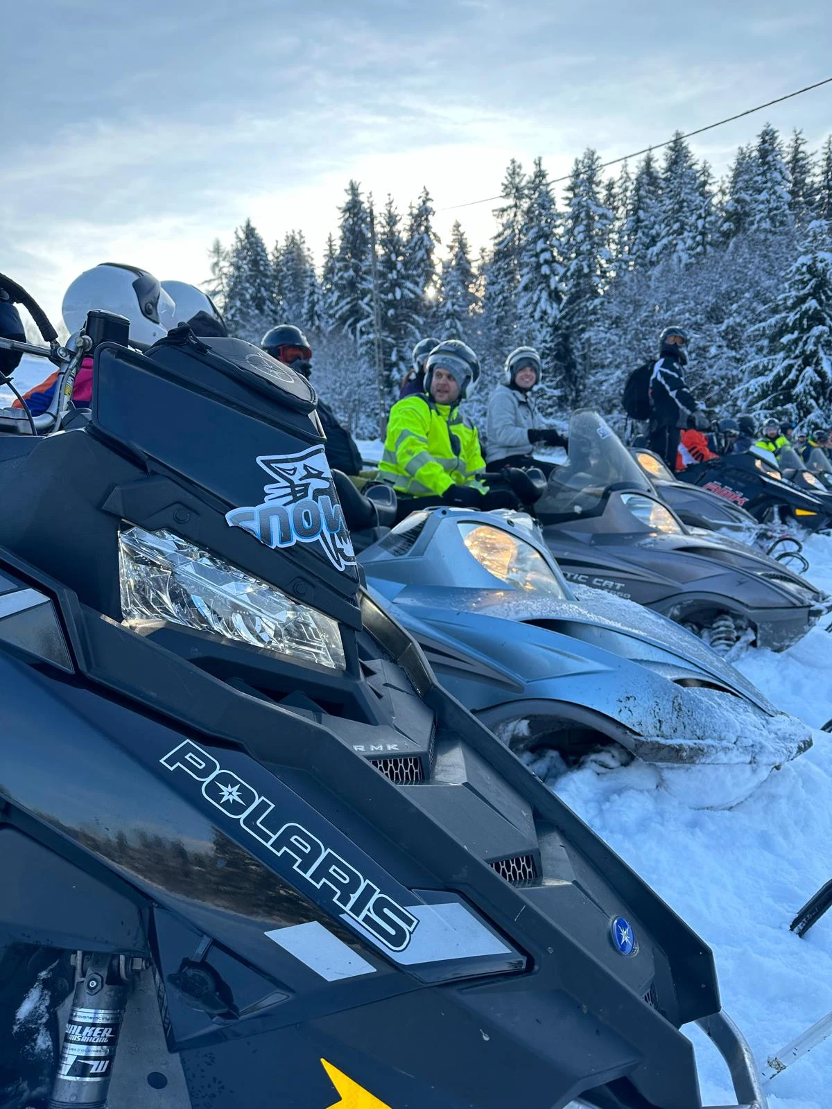 Ekipa na skuterach śnieżnych Szczyrk
