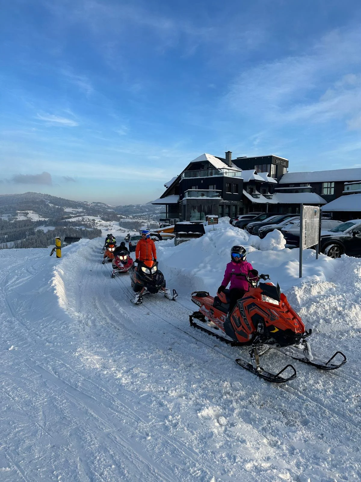 Skutery śnieżne przy Złoty Groń Resort & SPA